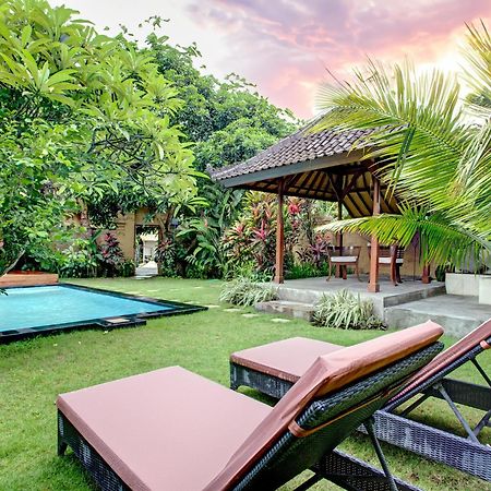 Villa Taman Rahasia, Sitara Villa Group Семиняк Екстериор снимка