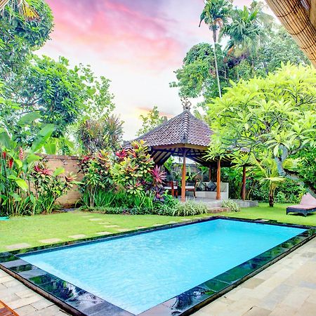 Villa Taman Rahasia, Sitara Villa Group Семиняк Екстериор снимка