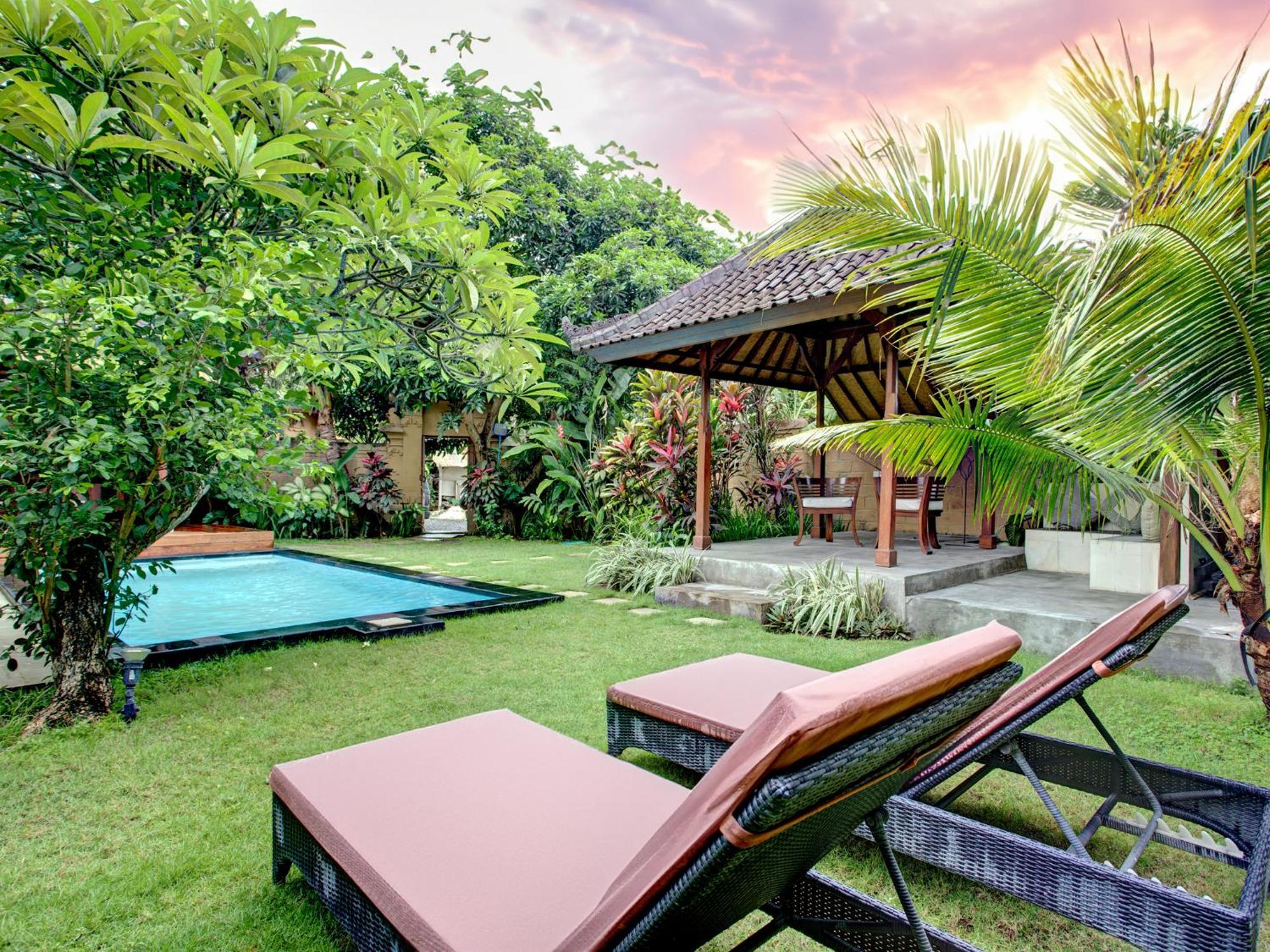 Villa Taman Rahasia, Sitara Villa Group Семиняк Екстериор снимка